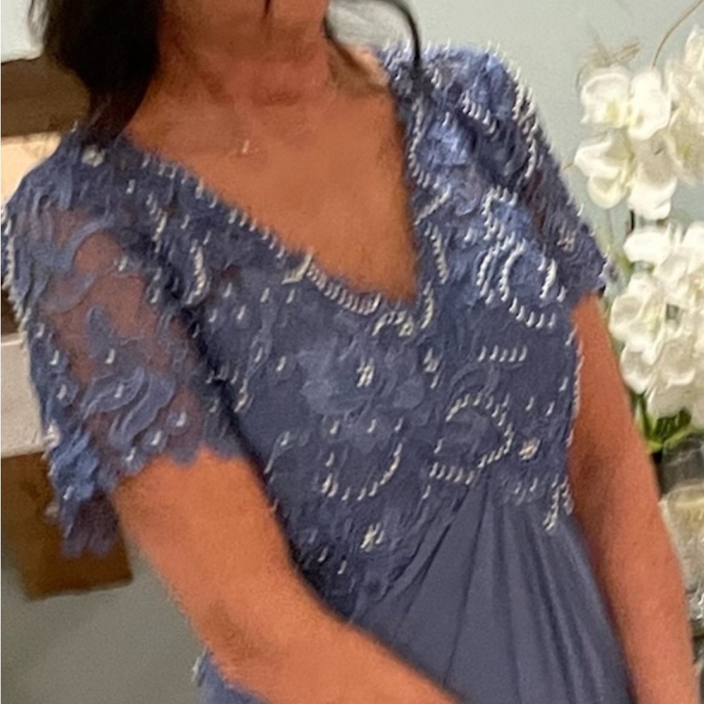 Worn once. Mother of groom. Elegant Blue Lace Evening Dress